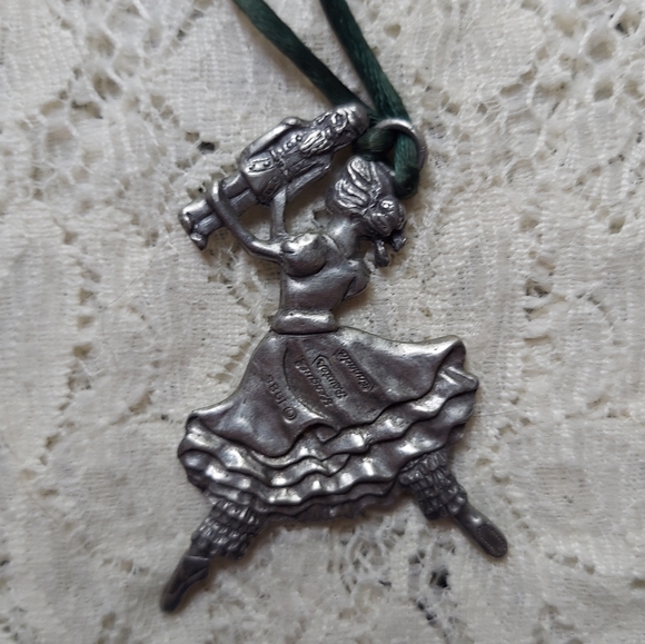 Vintage Ballarina Pewter Pendant 1988 Christmas Necklace or Ornament by Seagull - Picture 2 of 6